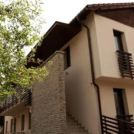 Fuerjes Apartmanhaz Aparthotel *
