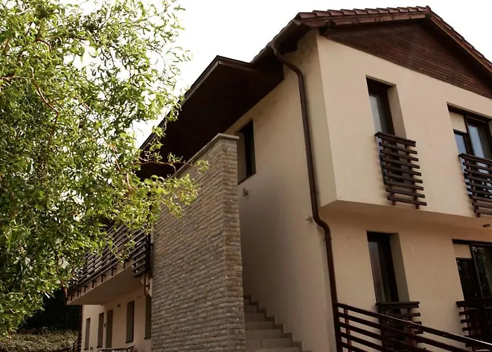 Fuerjes Apartmanhaz Ξενοδοχείο με διαμερίσματα 4*