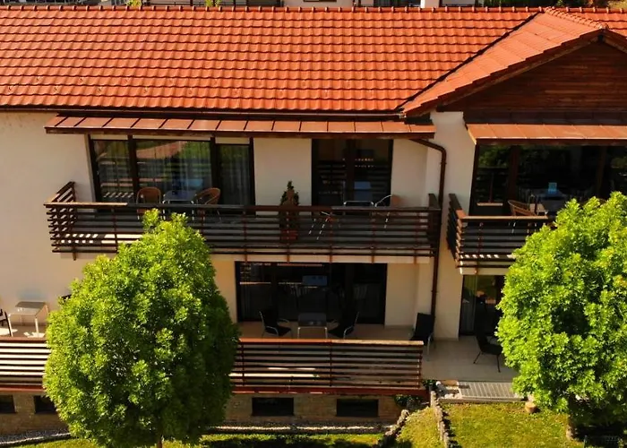Fuerjes Apartmanhaz Ξενοδοχείο με διαμερίσματα Balatonfüred