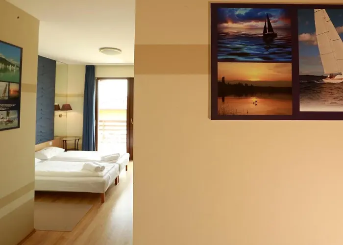 Ξενοδοχείο με διαμερίσματα Fuerjes Apartmanhaz 4*