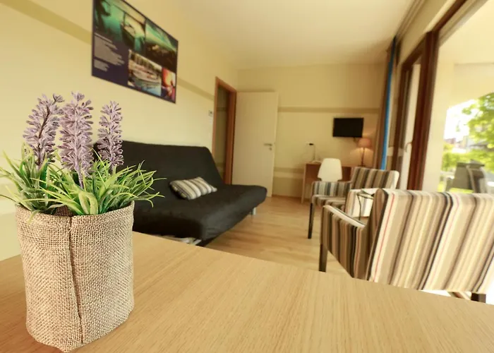 Fuerjes Apartmanhaz Ξενοδοχείο με διαμερίσματα 4*